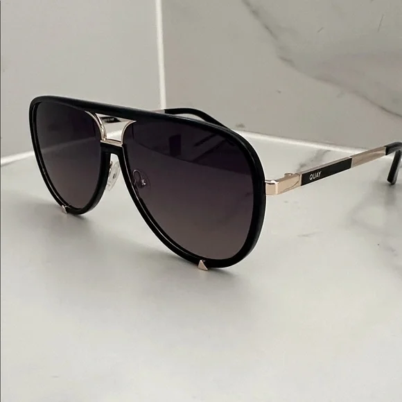 Quay High Profile Sunglasses - Picture 6 of 7